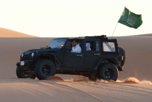 リヤド発：砂漠の砂丘オフロード走行＆サンドボーディングツアー