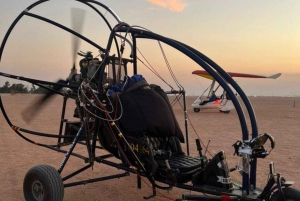 リヤド：砂漠でパラグライダー体験をお楽しみください