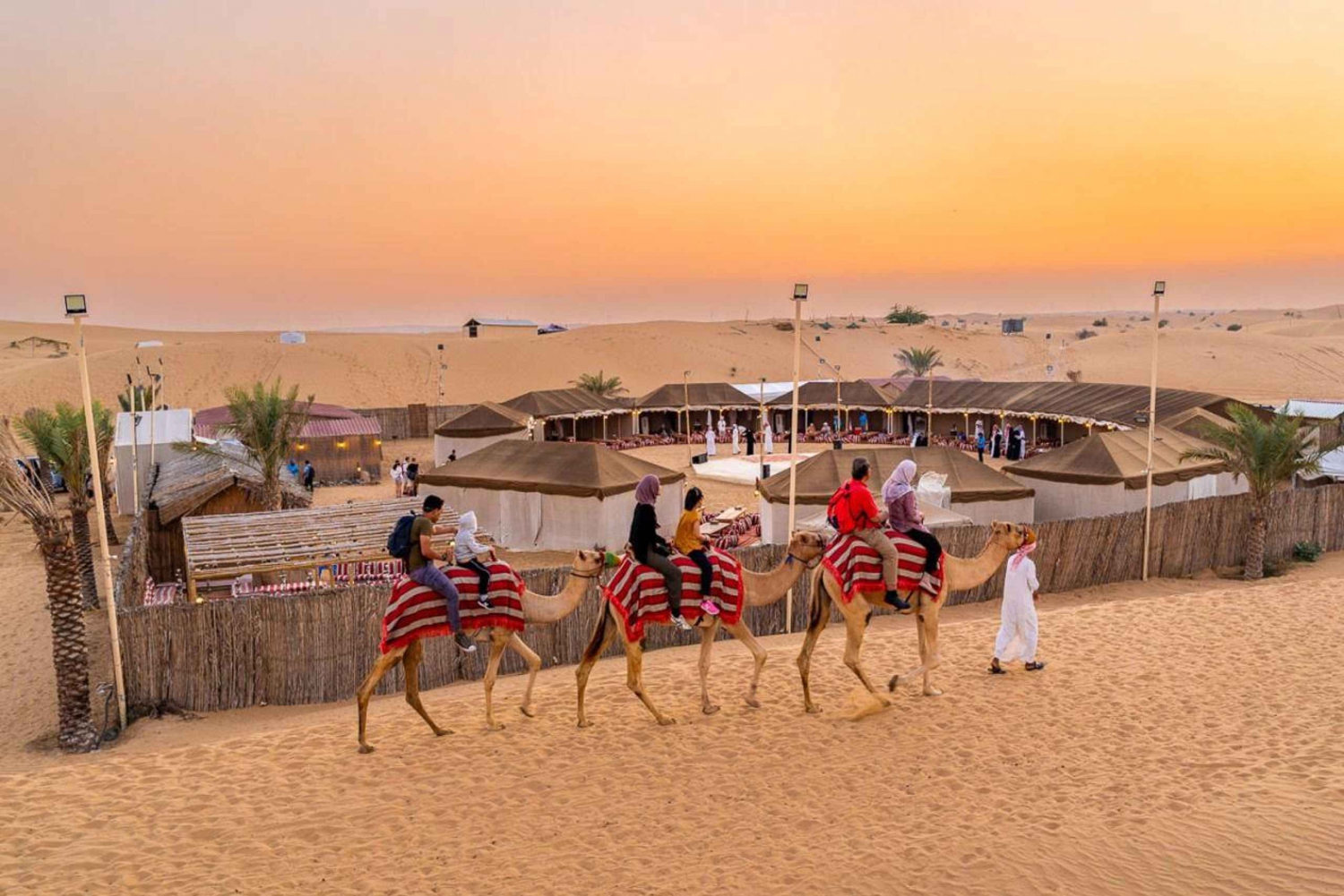 Dubai: Safari por el desierto, paseo en camello, Sandboard y cena buffet