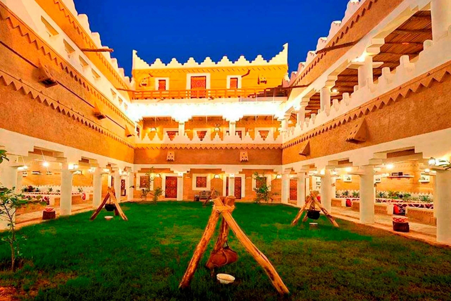 リヤド：伝統的なサウジアラビアのディナー体験をお楽しみください