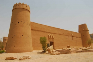Riyadh: Historical City Full-Day Guided Tour with Transport