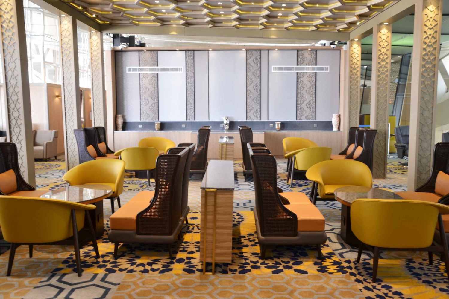 RUH リヤド: キング ハーリド空港プレミアム ラウンジへのアクセス