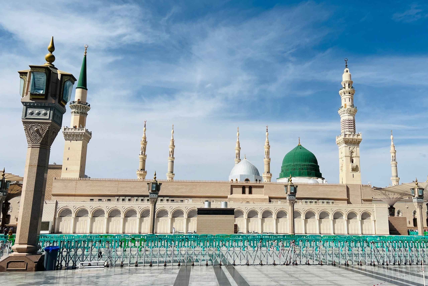 聖なる旅：アル・マディーナ市観光