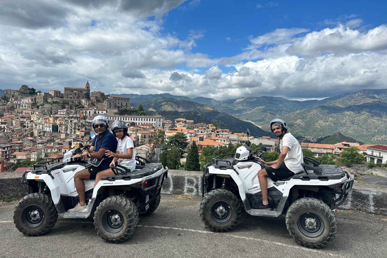 Alcantaran rotko: Quadpyöräretki Alcantaran kylien läpi