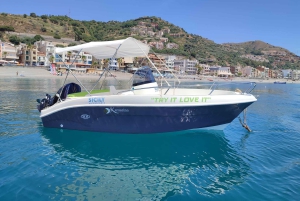 Alquiler de barco sin licencia en Letojanni (medio día, 4 h)