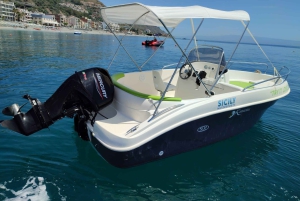 Alquiler de barco sin licencia en Letojanni (medio día, 4 h)