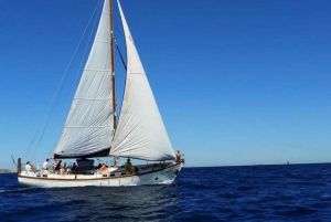 Catania: Bootsfahrt mit Aperitif, Prosecco und Schnorcheln