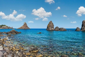 Catania: Bootsfahrt mit Aperitif, Prosecco und Schnorcheln