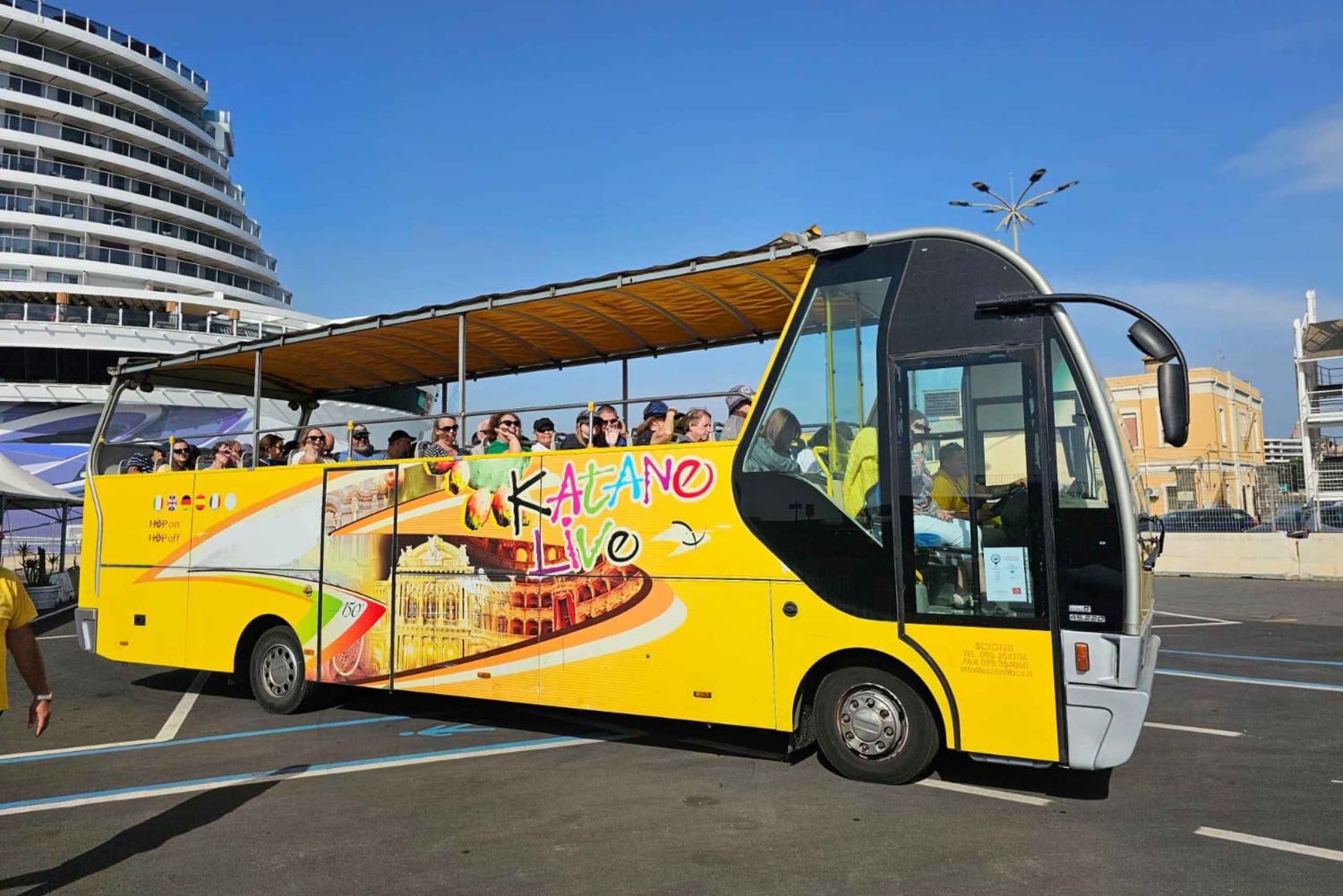 カターニア：イオニア海沿いのアーチ・トレッツァとアーチ・カステッロの村をご覧ください