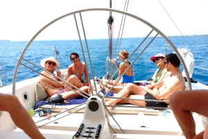 Катания: морская прогулка по побережью с аперитивом