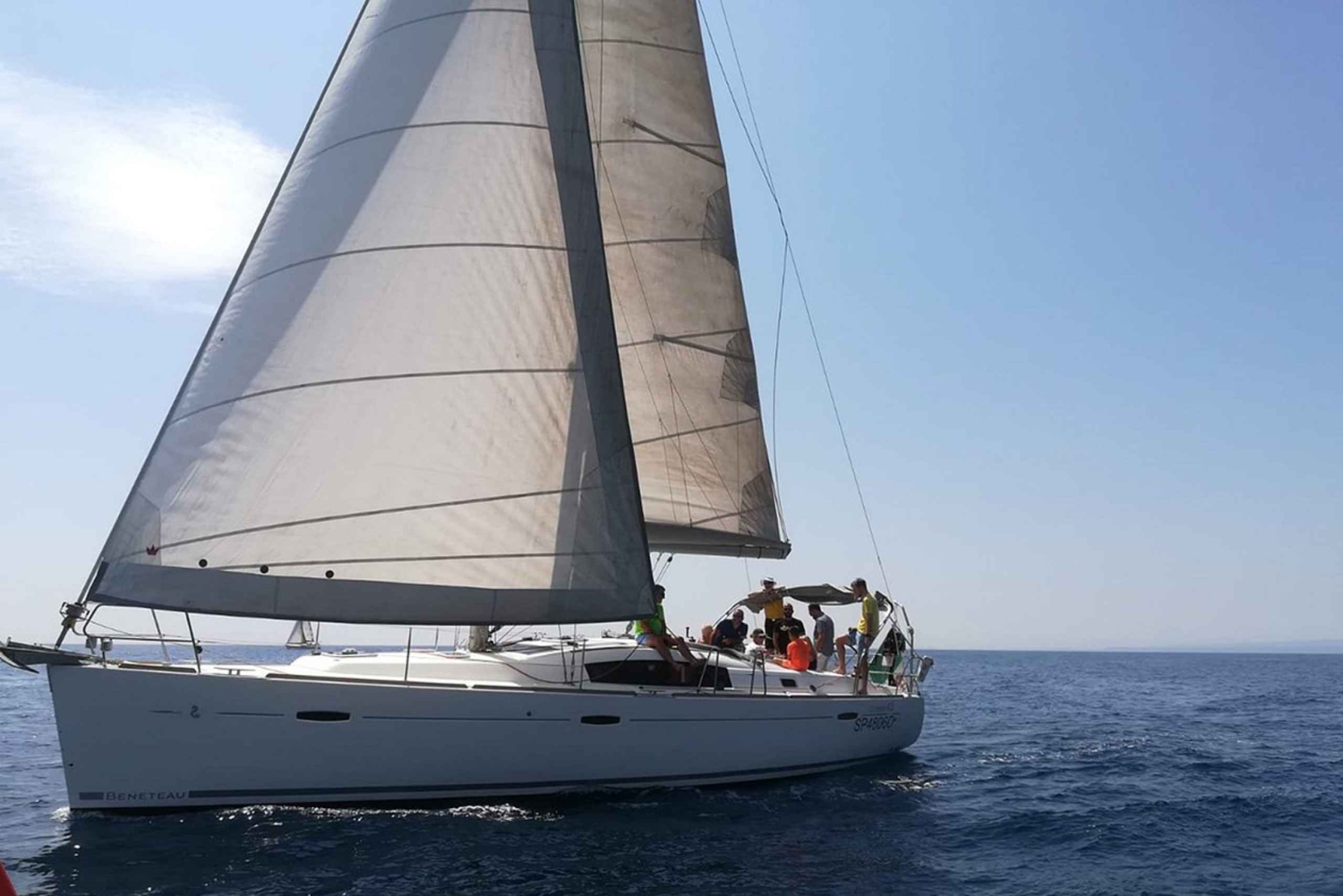 Catania: Coastline Sailing Trip 6hr with Aperitif and Lunch
