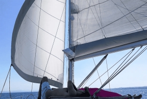 Catania: Coastline Sailing Trip 6hr with Aperitif and Lunch