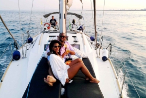 Catania: Coastline Sailing Trip 6hr with Aperitif and Lunch