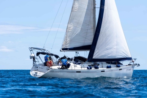 Катания: парусный тур по побережью Циклопов с сицилийским аперитивом