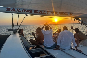 Катания: парусный тур по побережью Циклопов с сицилийским аперитивом