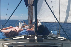 Катания: парусный тур по побережью Циклопов с сицилийским аперитивом