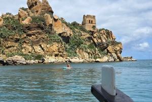 Cefalù: Bootsfahrt mit Schwimmen, Aperitif und Schnorcheln