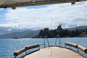 Cefalù: Bootsfahrt mit Schwimmen, Aperitif und Schnorcheln