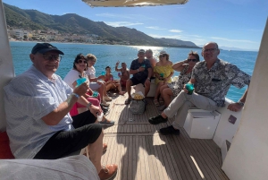 Чефалу: прогулка на лодке с подводным плаванием, свежими фруктами и напитками