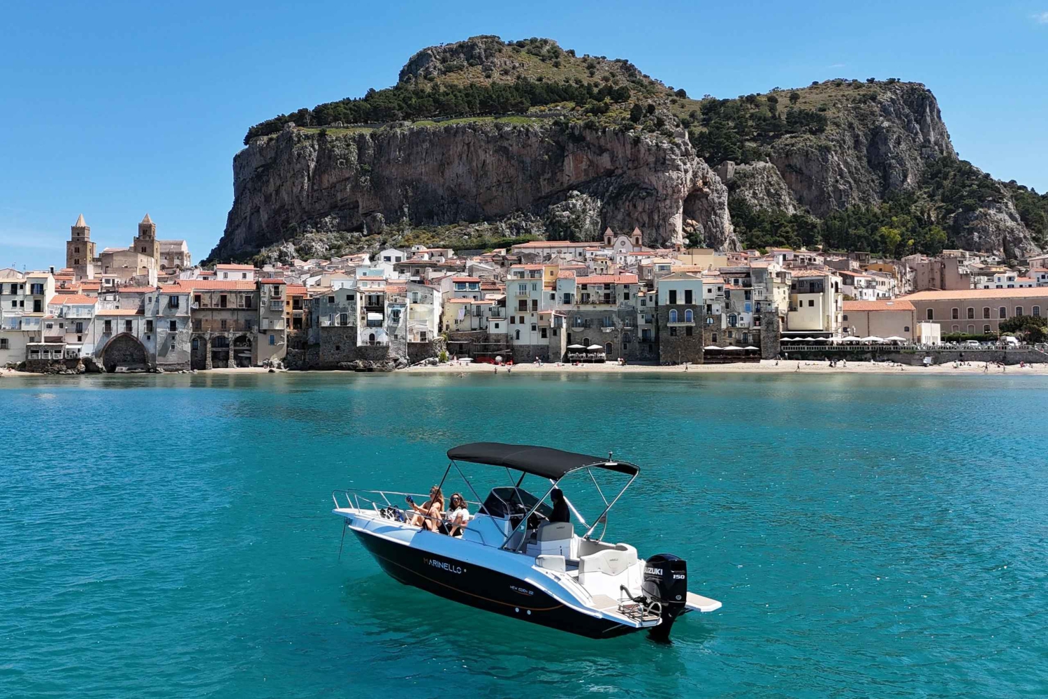 Cefalù: tour in barca privato + snorkeling e aperitivo (1-8 persone)