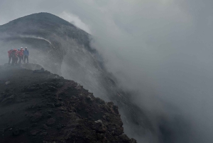 Etna-toppen 3300 m: Trekking på den aktive vulkanen