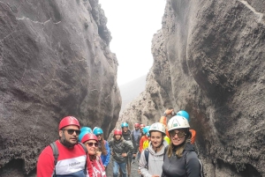 Etna-trekning på 3000 meter med taubane, guide og taxitjeneste kan bestilles