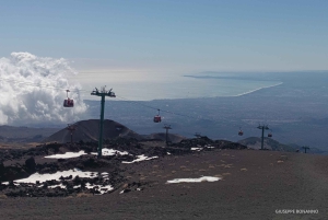 Etna-trekning på 3000 meter med taubane, guide og taxitjeneste kan bestilles