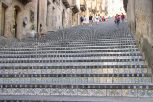 Z Katanii: wycieczka do Caltagirone i Piazza Armerina z obiadem