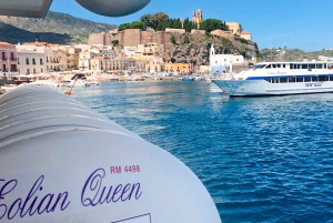 ミラッツォ発：リーパリ、パナレア、ストロンボリの船旅