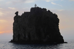 From Milazzo: Panarea and Stromboli Boat Trip by Night