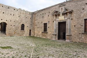 Da Palermo: tour dei castelli medievali di Caccamo e Cefalù.