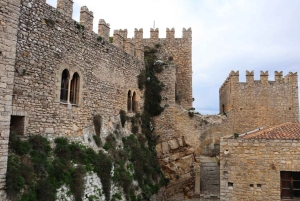 Da Palermo: tour dei castelli medievali di Caccamo e Cefalù.