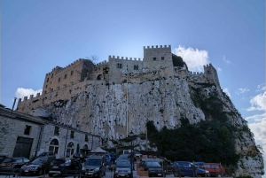 Da Palermo: tour dei castelli medievali di Caccamo e Cefalù.
