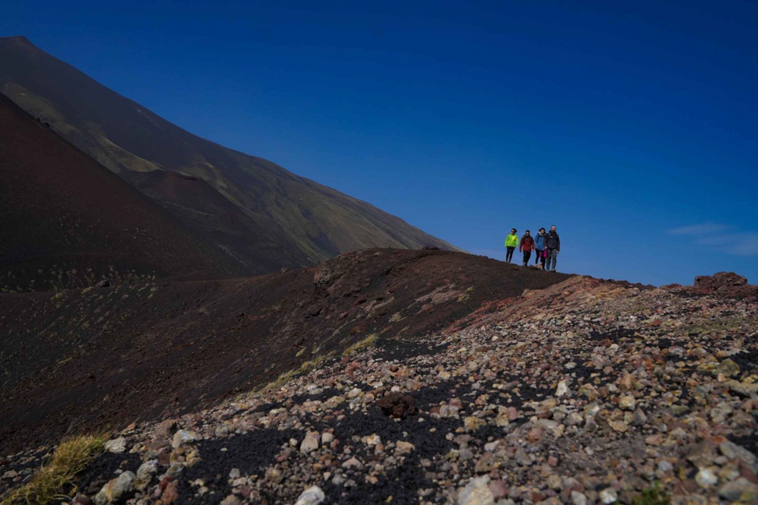 Syrakusasta: Etna-vuoren opastettu aamuretki ja ruoanmaistelu