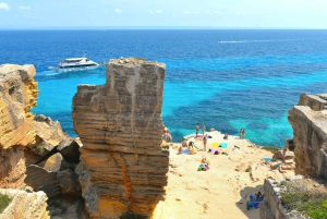 From Trapani: Cruise to Favignana and Levanzo with lunch