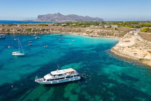 From Trapani: Cruise to Favignana and Levanzo with lunch