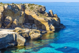 From Trapani: Cruise to Favignana and Levanzo with lunch