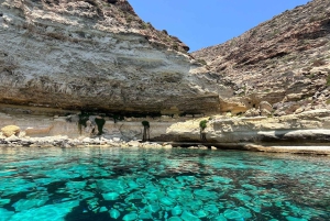 Lampedusa : croisière en bateau avec pauses baignade et déjeuner italien