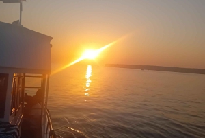 Lampedusa : croisière en bateau avec pauses baignade et déjeuner italien