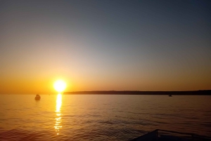Lampedusa : croisière en bateau avec pauses baignade et déjeuner italien