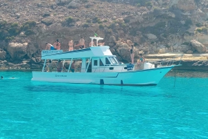 Lampedusa : croisière en bateau avec pauses baignade et déjeuner italien