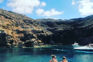 Lampedusa : croisière en bateau avec pauses baignade et déjeuner italien