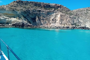 Lampedusa : croisière en bateau avec pauses baignade et déjeuner italien