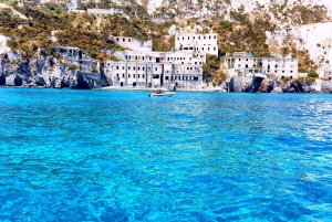 ミラッツォ：4 つの島とストロンボリ島のシャラ デル フォーコ ボート ツアー