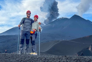 Vulcano Etna: Escursione a 3000 metri sui crateri ad alta quota in trekking