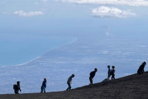 Vulcano Etna: Escursione a 3000 metri sui crateri ad alta quota in trekking