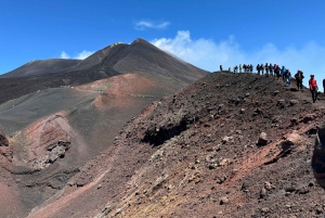 Vulcano Etna: Escursione a 3000 metri sui crateri ad alta quota in trekking