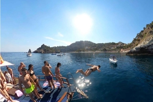 Naxos: Båttur i Taormina med snorkling og prosecco