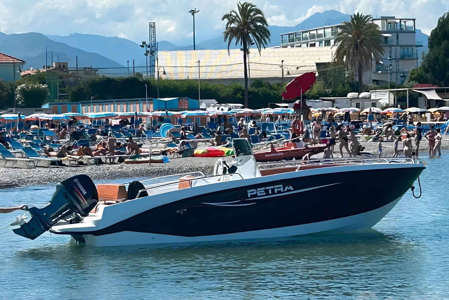 パレルモ：軽食とシュノーケリング付き共同ツアー
