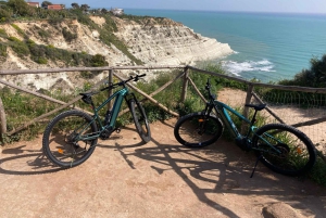 Scala dei Turchi, villages et street food : une aventure en vélo électrique sicilien !